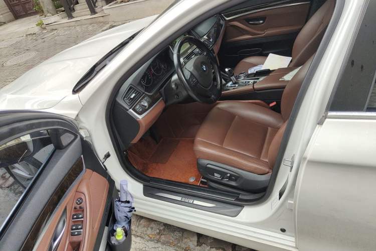 Used BMW 5 Series 2014 528Li xDrive Luxury Design Package Driver Seat