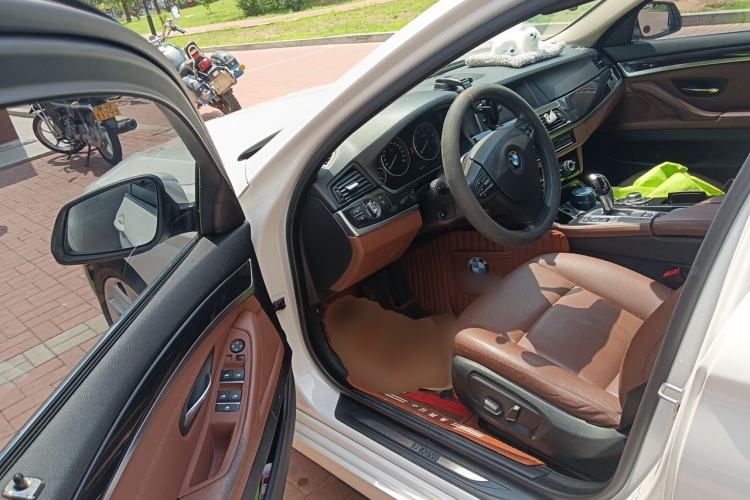 Used BMW 5 Series 2014 520i Elegant Edition Driver Seat