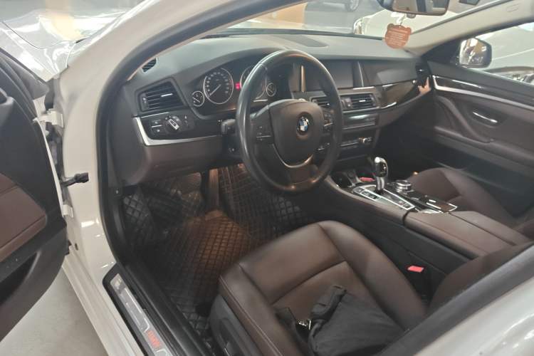 Used BMW 5 Series 2014 525Li Luxury Design Package Driver Seat