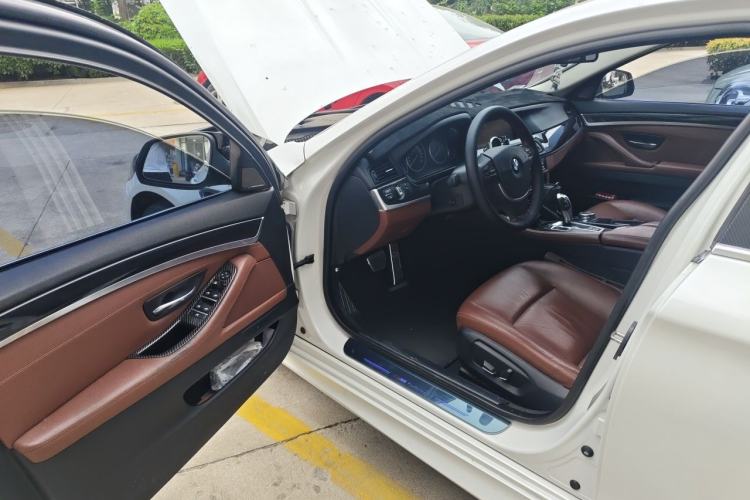 Used BMW 5 Series 2014 520i Elegant Edition Driver Seat
