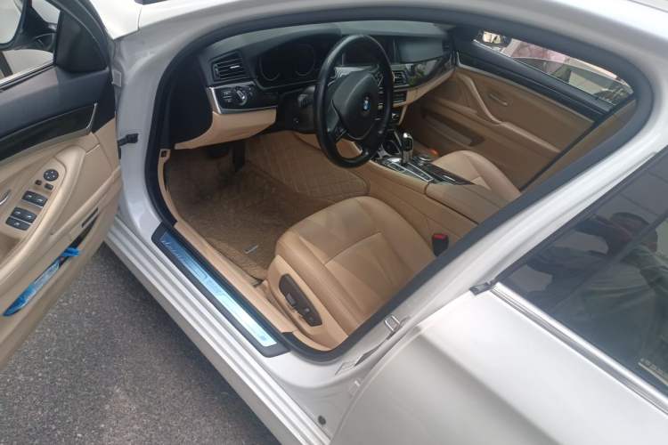 Used BMW 5 Series 2014 525Li Luxury Design Package Driver Seat