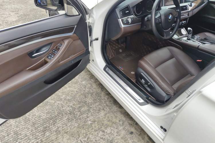 Used BMW 5 Series 2014 525Li Luxury Design Package Driver Seat