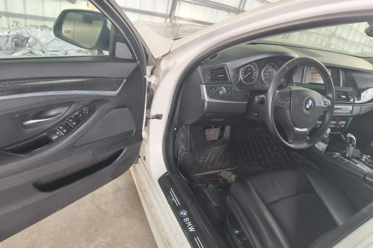 Used BMW 5 Series 2014 520i Elegant Edition Driver Seat