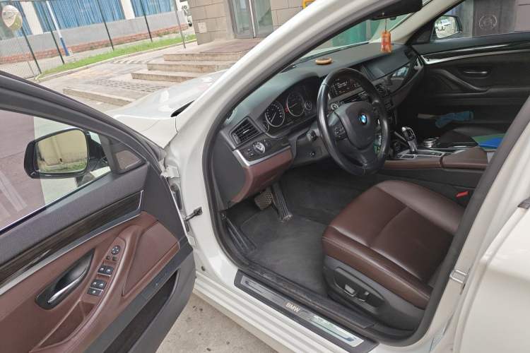 Used BMW 5 Series 2014 525Li Luxury Design Package Driver Seat