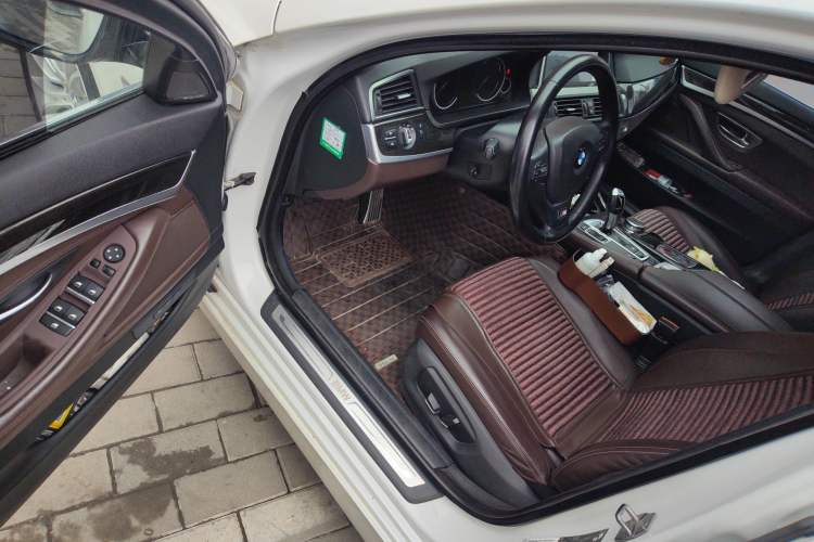 Used BMW 5 Series 2014 525Li Luxury Design Package Driver Seat