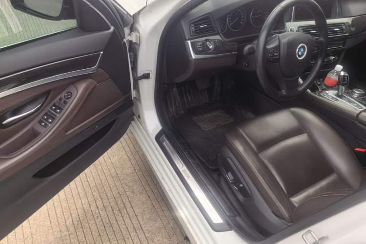 Used BMW 5 Series 2014 525Li Luxury Design Package Driver Seat