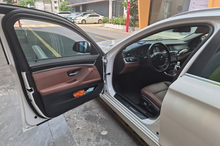Used BMW 5 Series 2014 520i Touring Edition Driver Seat