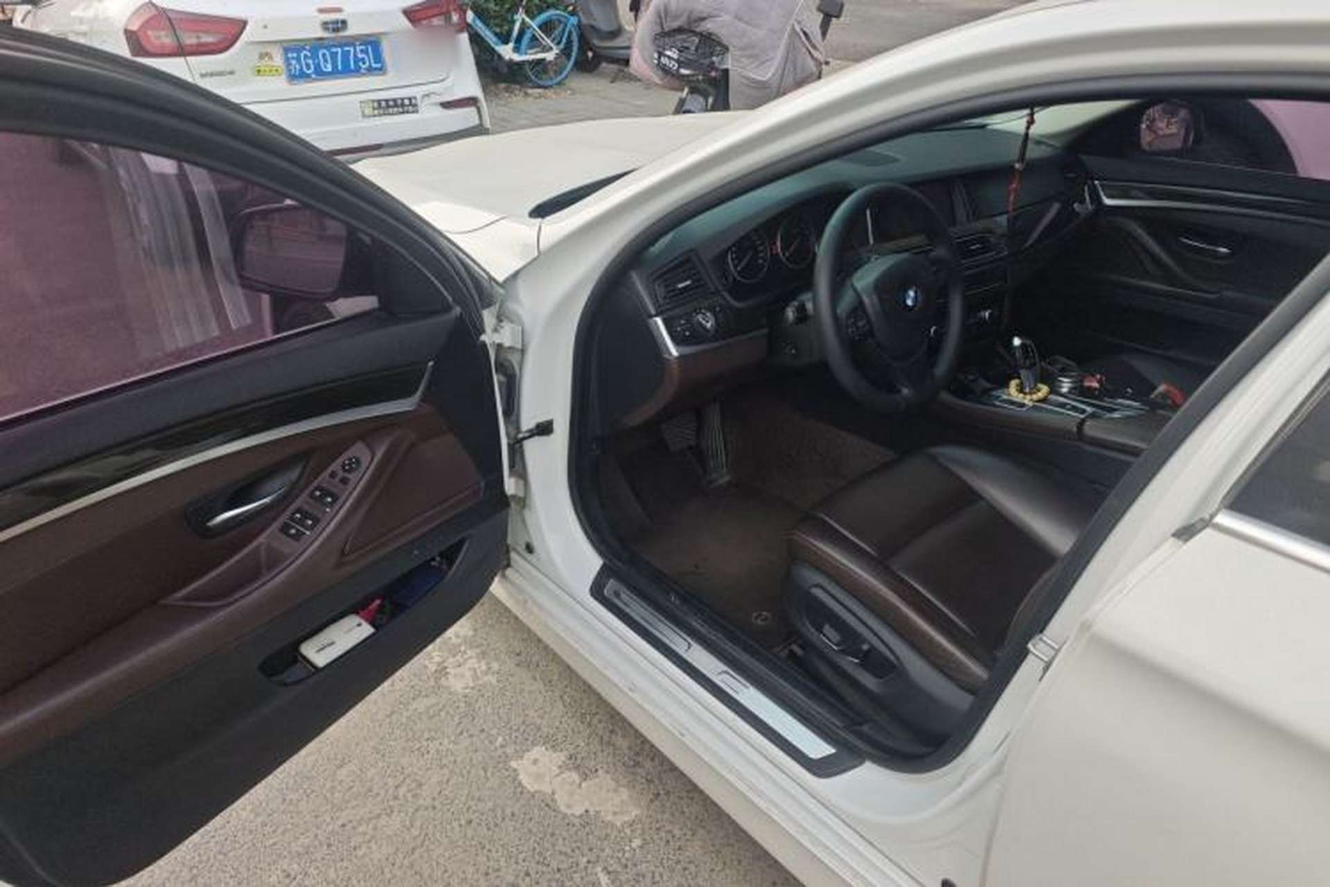 Used BMW 5 Series 2014 525Li Luxury Design Package Driver Seat