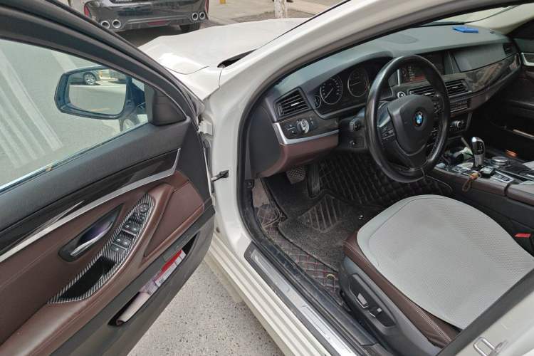 Used BMW 5 Series 2014 525Li Luxury Design Package Driver Seat