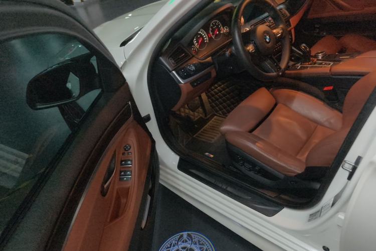 Used BMW 5 Series 2014 528i Touring Edition Driver Seat