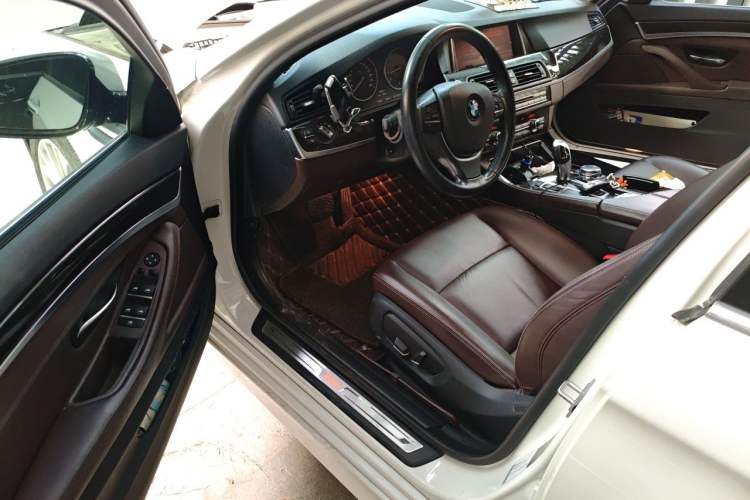 Used BMW 5 Series 2014 525Li Luxury Design Package Driver Seat