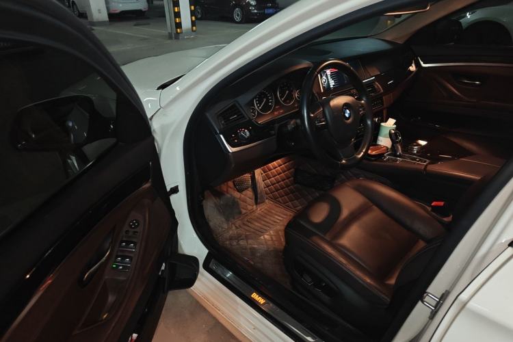 Used BMW 5 Series 2014 525Li Luxury Design Package Driver Seat