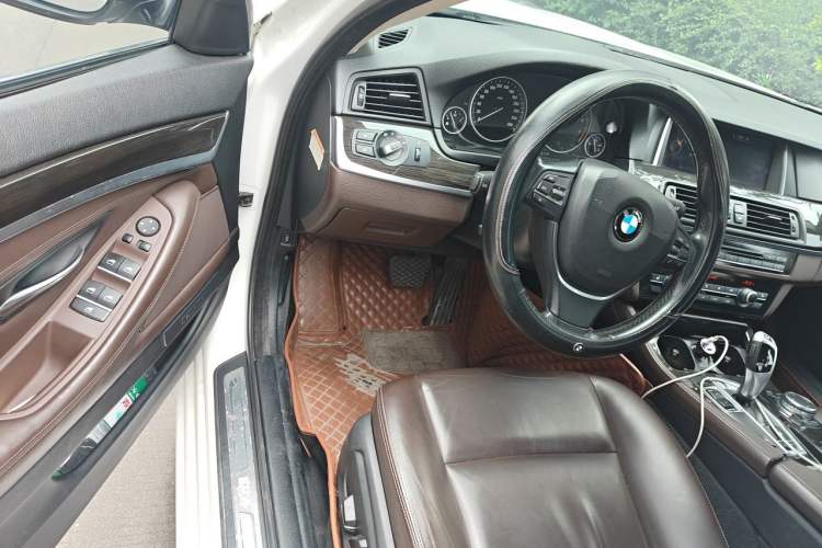 Used BMW 5 Series 2014 525Li Luxury Design Package Driver Seat