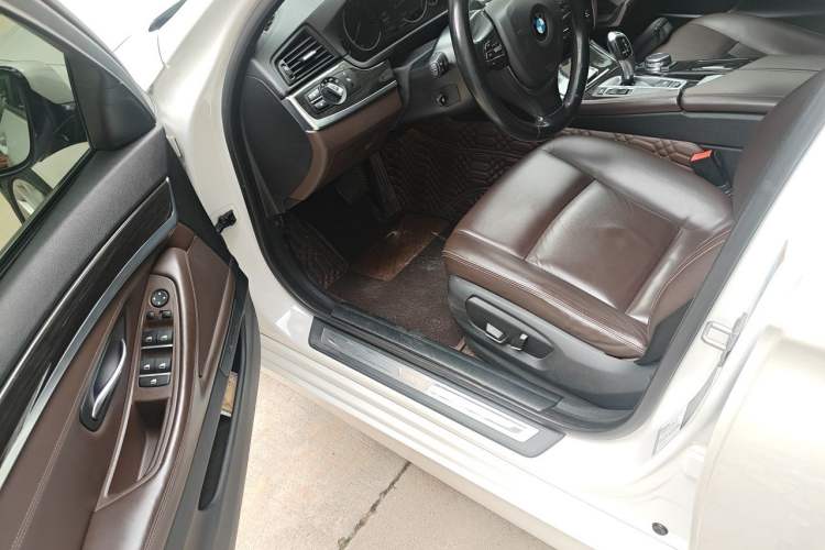 Used BMW 5 Series 2014 525Li Luxury Design Package Driver Seat
