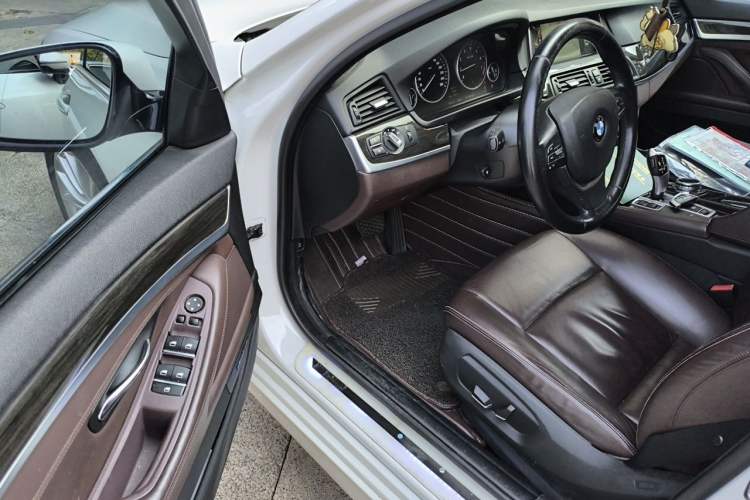 Used BMW 5 Series 2014 525Li Luxury Design Package Driver Seat