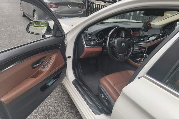 Used BMW 5 Series 2014 528Li Leading Model Driver Seat