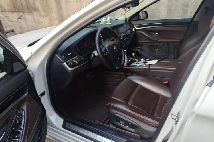Used BMW 5 Series 2014 525Li Luxury Design Package Driver Seat