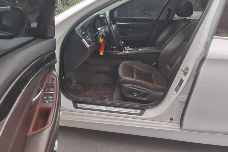 Used BMW 5 Series 2014 525Li Luxury Design Package Driver Seat