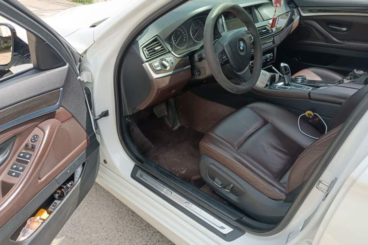 Used BMW 5 Series 2014 525Li Luxury Design Package Driver Seat