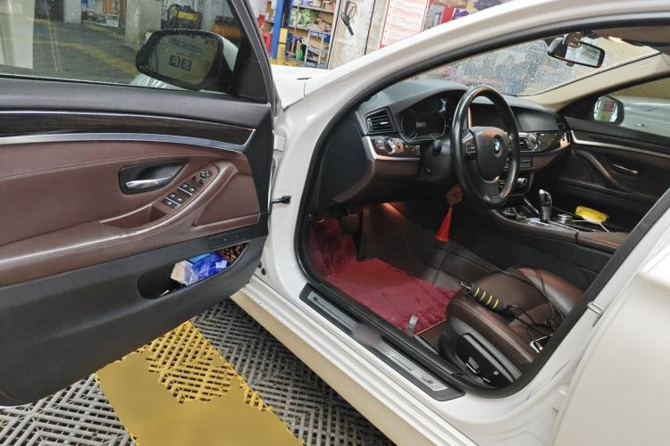 Used BMW 5 Series 2014 525Li Luxury Design Package Driver Seat