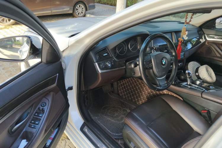 Used BMW 5 Series 2014 525Li Luxury Design Package Driver Seat