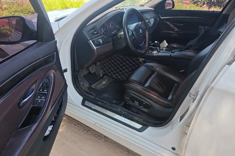 Used BMW 5 Series 2014 525Li Luxury Design Package Driver Seat