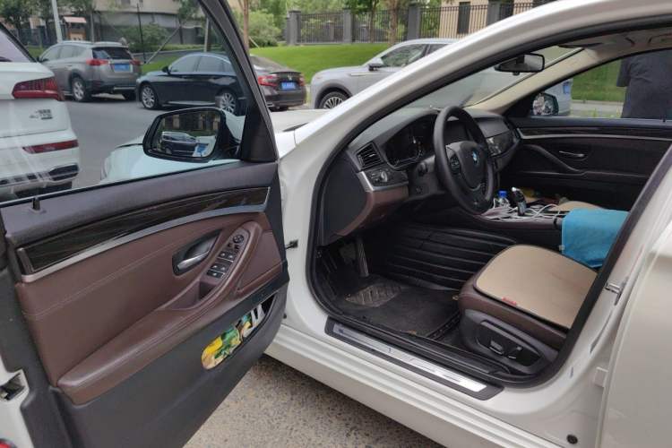 Used BMW 5 Series 2014 525Li Luxury Design Package Driver Seat