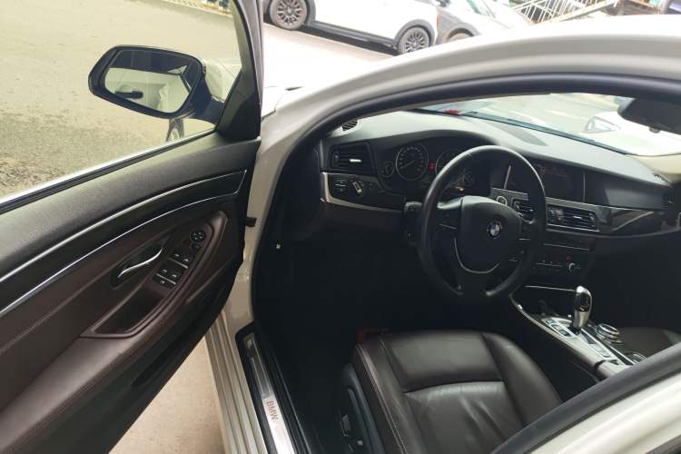 Used BMW 5 Series 2014 525Li Luxury Design Package Driver Seat