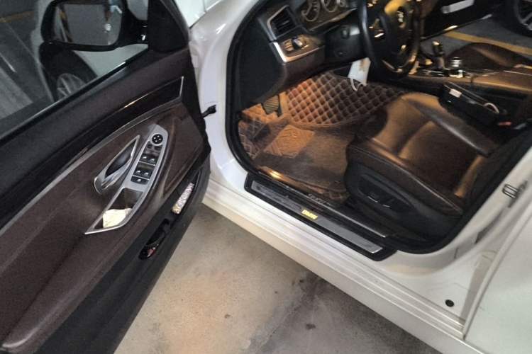 Used BMW 5 Series 2014 525Li Luxury Design Package Driver Seat