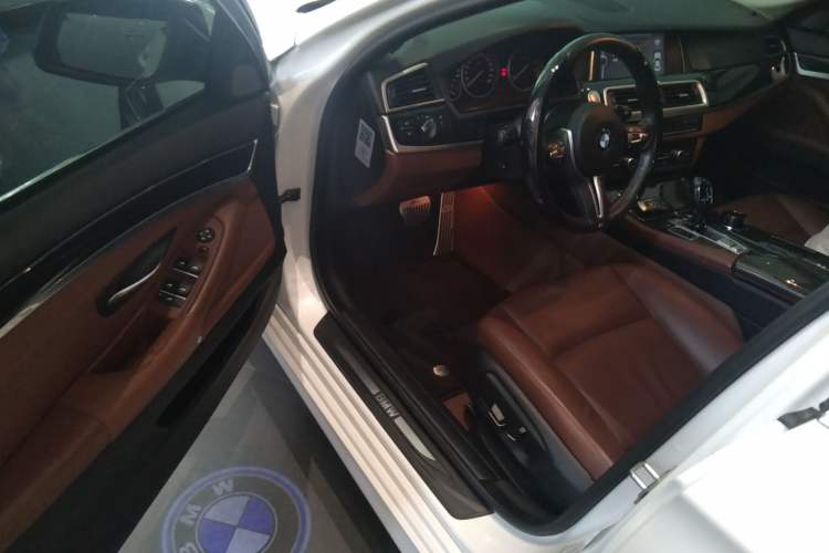 Used BMW 5 Series 2014 520i Elegant Edition Driver Seat