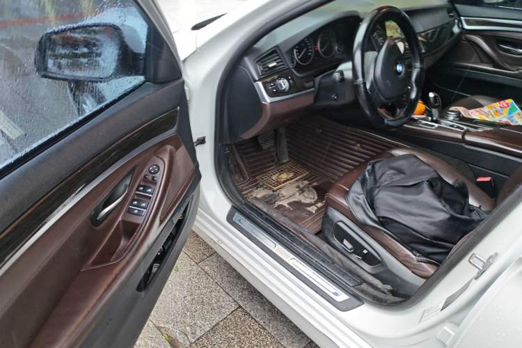Used BMW 5 Series 2014 525Li Luxury Design Package Driver Seat