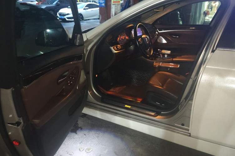 Used BMW 5 Series 2014 525Li Luxury Design Package Driver Seat