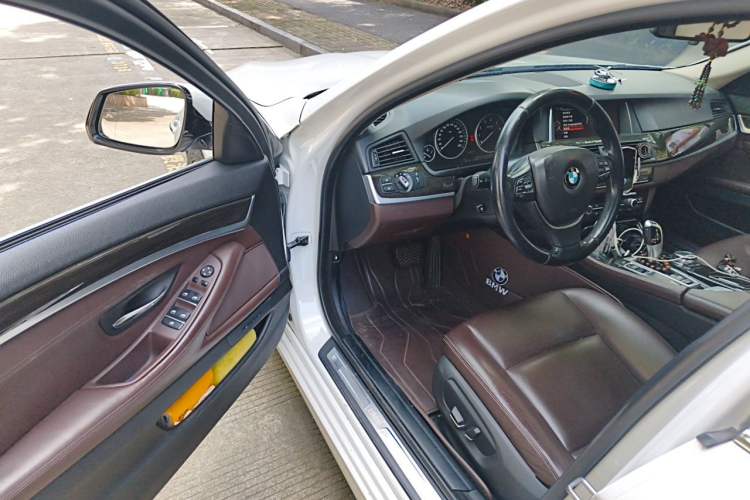 Used BMW 5 Series 2014 525Li Luxury Design Package Driver Seat