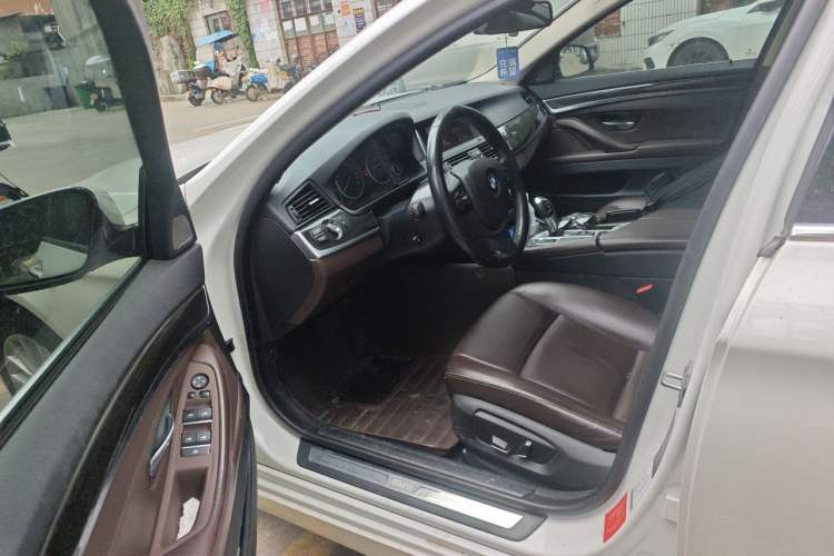 Used BMW 5 Series 2014 525Li Luxury Design Package Driver Seat