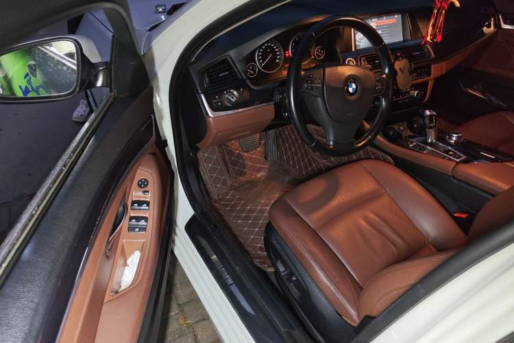 Used BMW 5 Series 2014 520i Elegant Edition Driver Seat