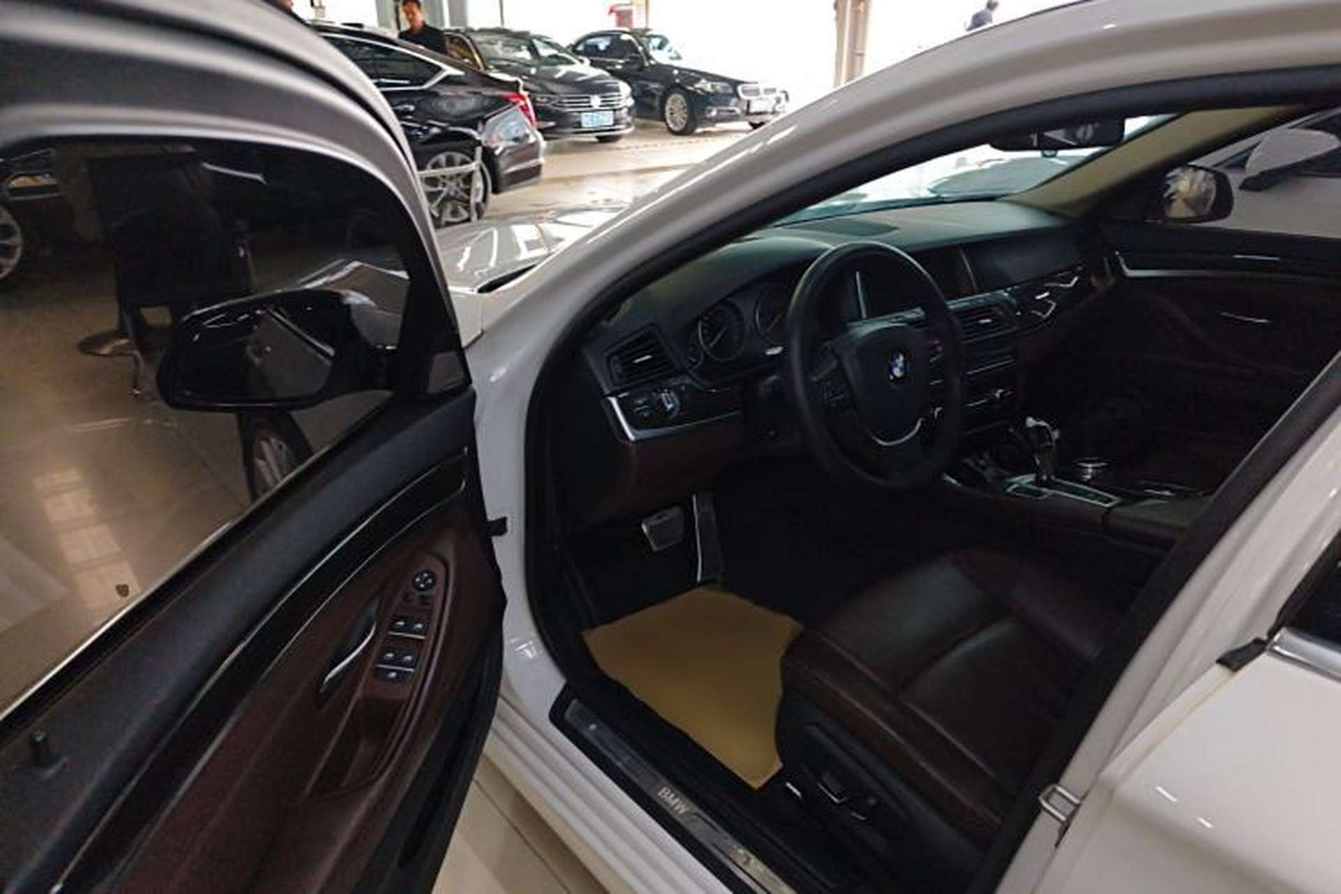 Used BMW 5 Series 2014 525Li Luxury Design Package Driver Seat
