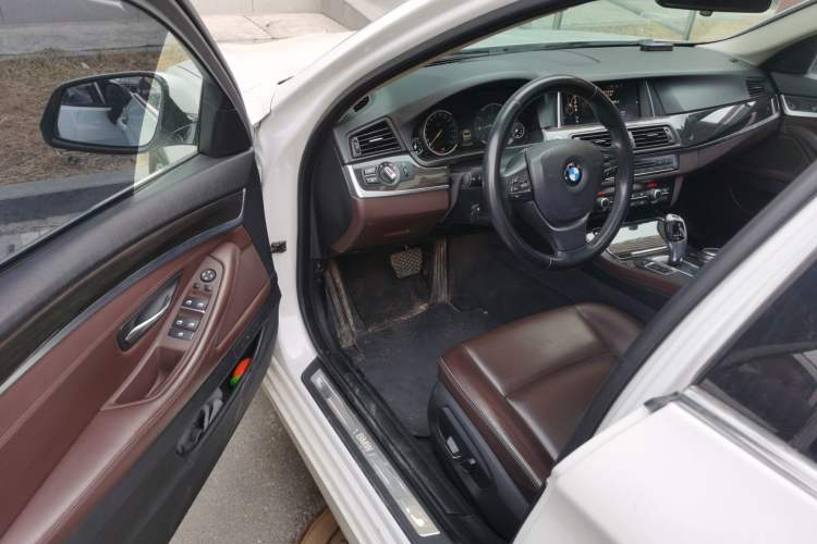 Used BMW 5 Series 2014 525Li Luxury Design Package Driver Seat