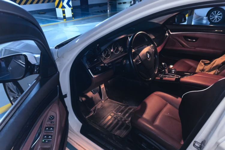 Used BMW 5 Series 2014 520i Elegant Edition Driver Seat