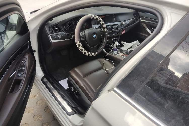 Used BMW 5 Series 2014 525Li Luxury Design Package Driver Seat