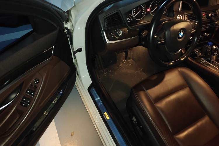 Used BMW 5 Series 2014 525Li Luxury Design Package Driver Seat