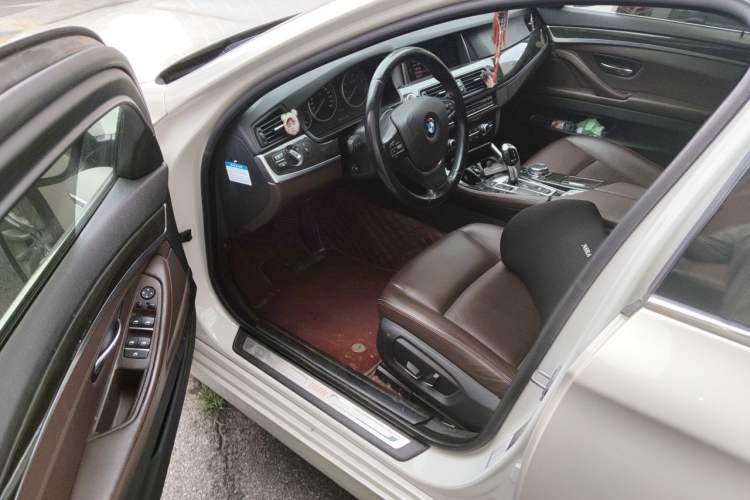 Used BMW 5 Series 2014 525Li Luxury Design Package Driver Seat