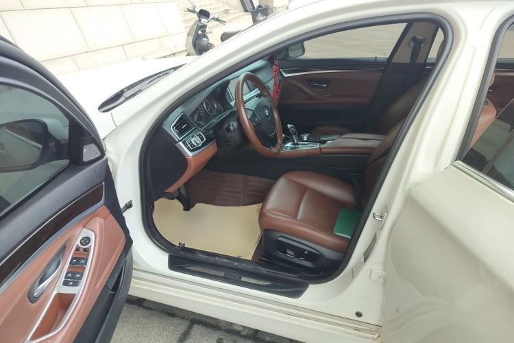 Used BMW 5 Series 2014 525Li Luxury Design Package Driver Seat