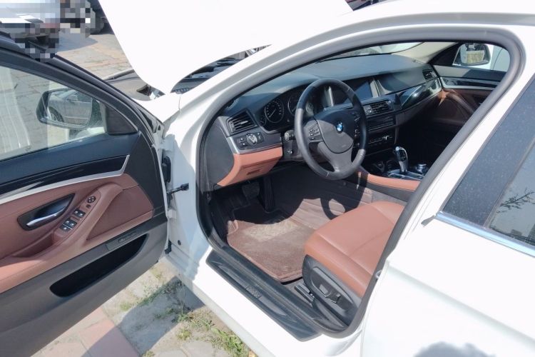 Used BMW 5 Series 2014 520i Elegant Edition Driver Seat