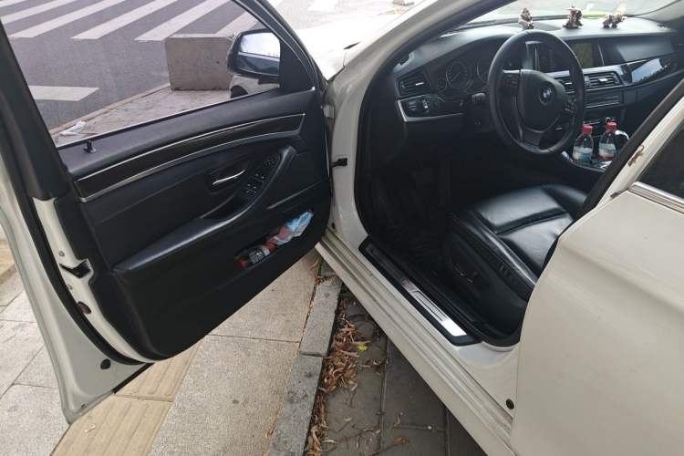 Used BMW 5 Series 2014 525Li Luxury Design Package Driver Seat