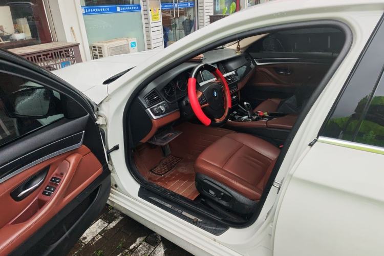 Used BMW 5 Series 2014 520i Elegant Edition Driver Seat
