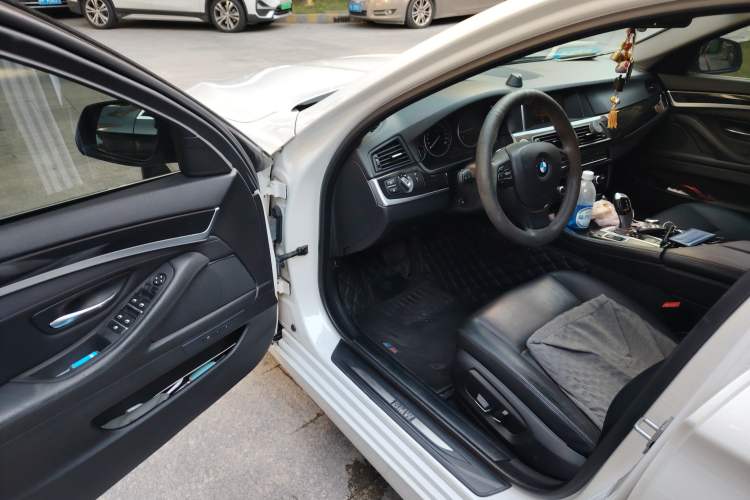 Used BMW 5 Series 2014 520i Touring Edition Driver Seat