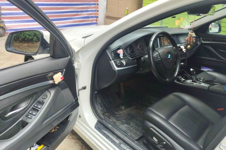 Used BMW 5 Series 2014 520i Elegant Edition Driver Seat