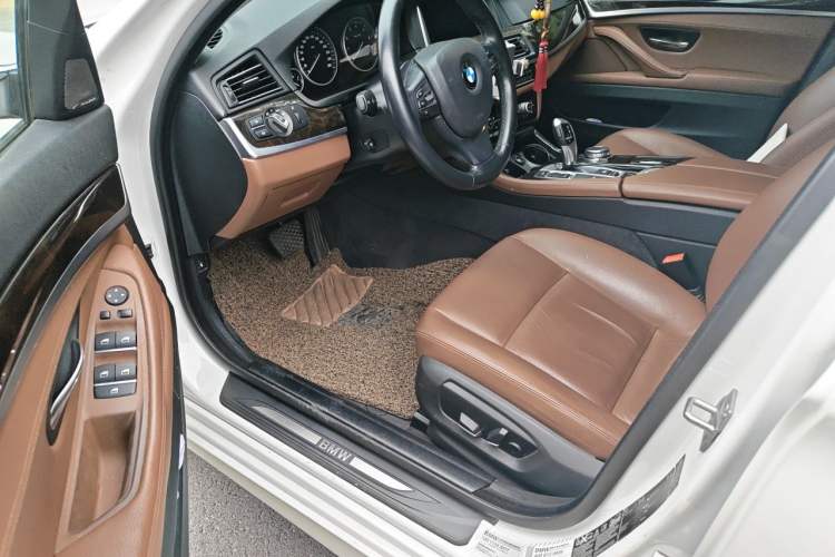 Used BMW 5 Series 2014 528Li xDrive Premium Edition Driver Seat