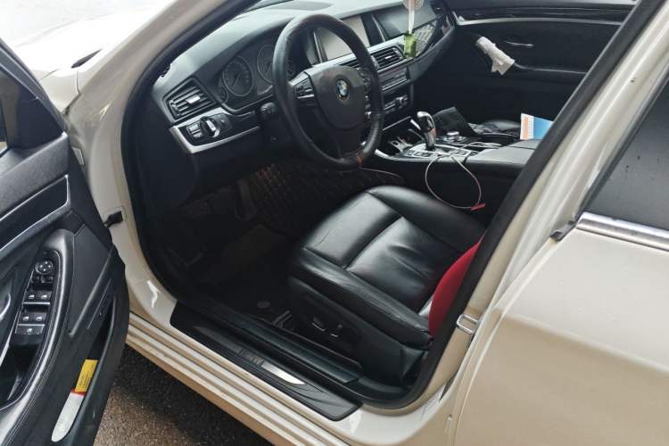 Used BMW 5 Series 2014 520Li Elegant Model Driver Seat