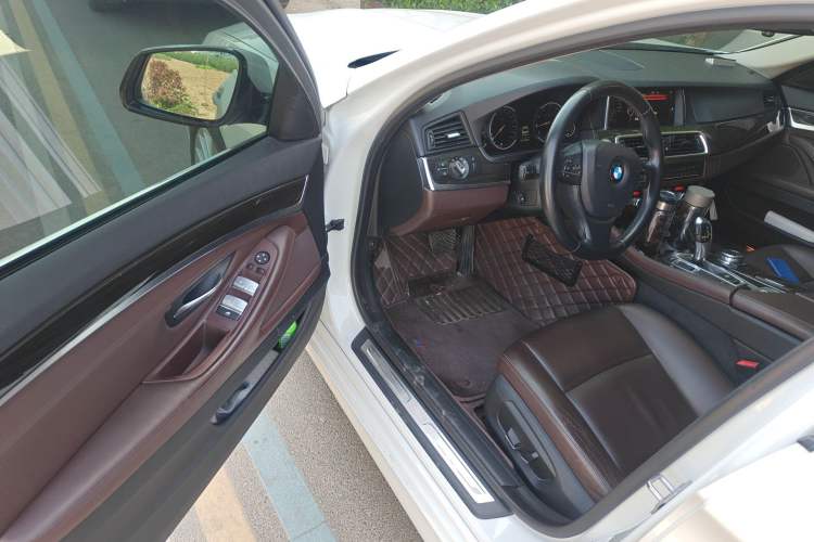 Used BMW 5 Series 2014 525Li Luxury Design Package Driver Seat